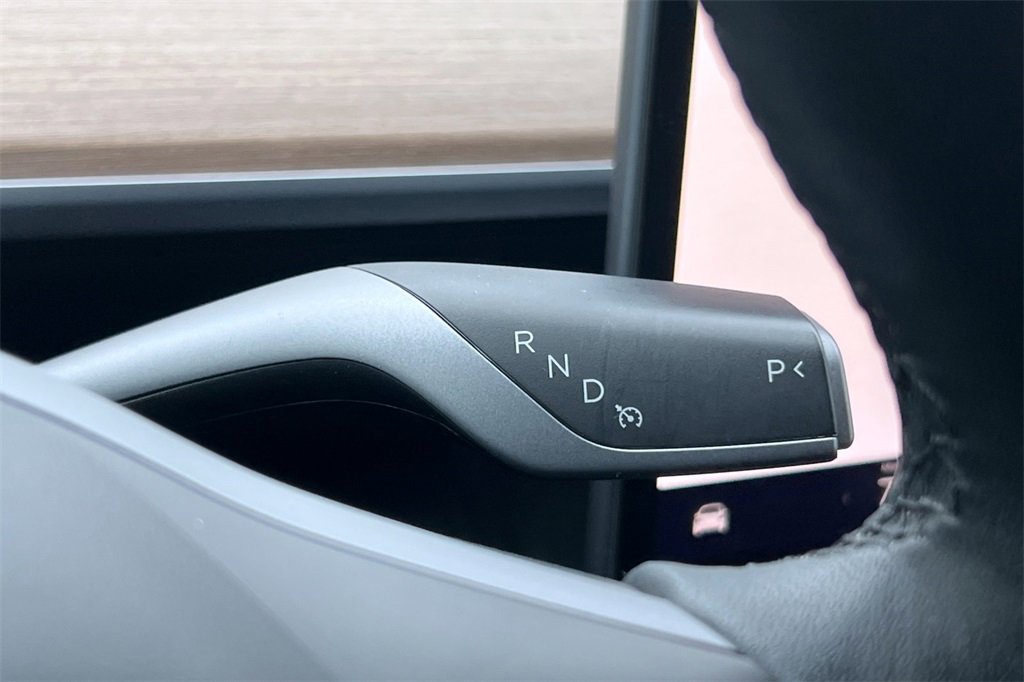 Used 2023 Tesla Model Y Performance image 23