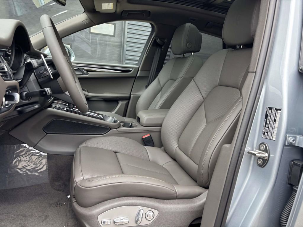 New 2026 Porsche Macan S image 5