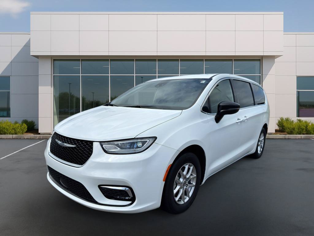 Used 2025 Chrysler Pacifica Select FWD image 1