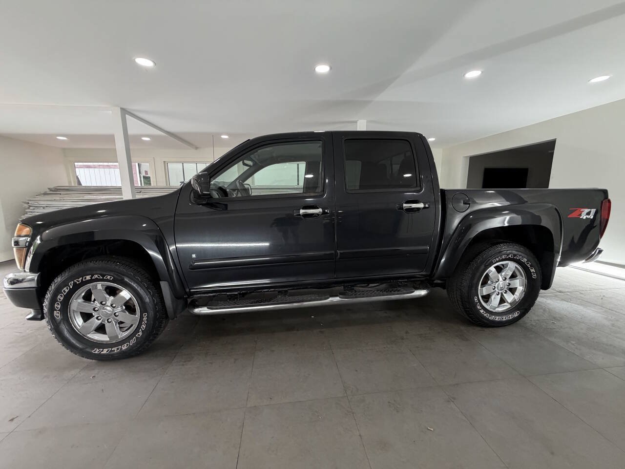 Used 2009 Chevrolet Colorado LT w/ LT Preferred Equipment Group AWD/4WD image 2