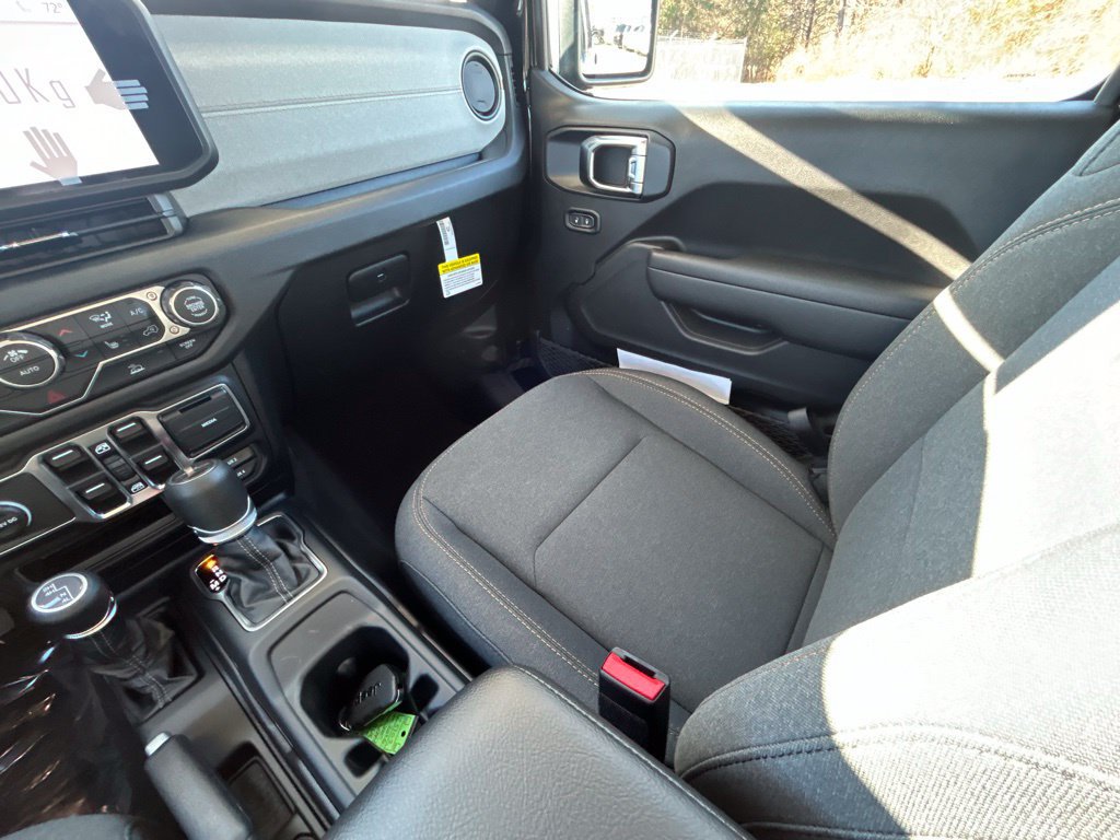 New 2026 Jeep Gladiator Sport AWD/4WD image 3