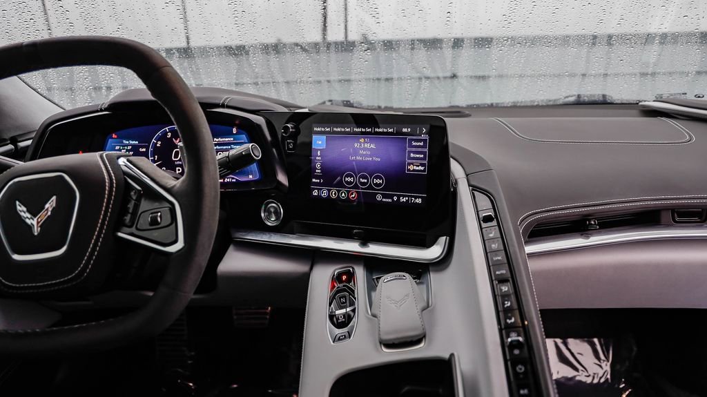 Used 2021 Chevrolet Corvette Stingray Premium Conv w/ Z51 Performance Package image 16