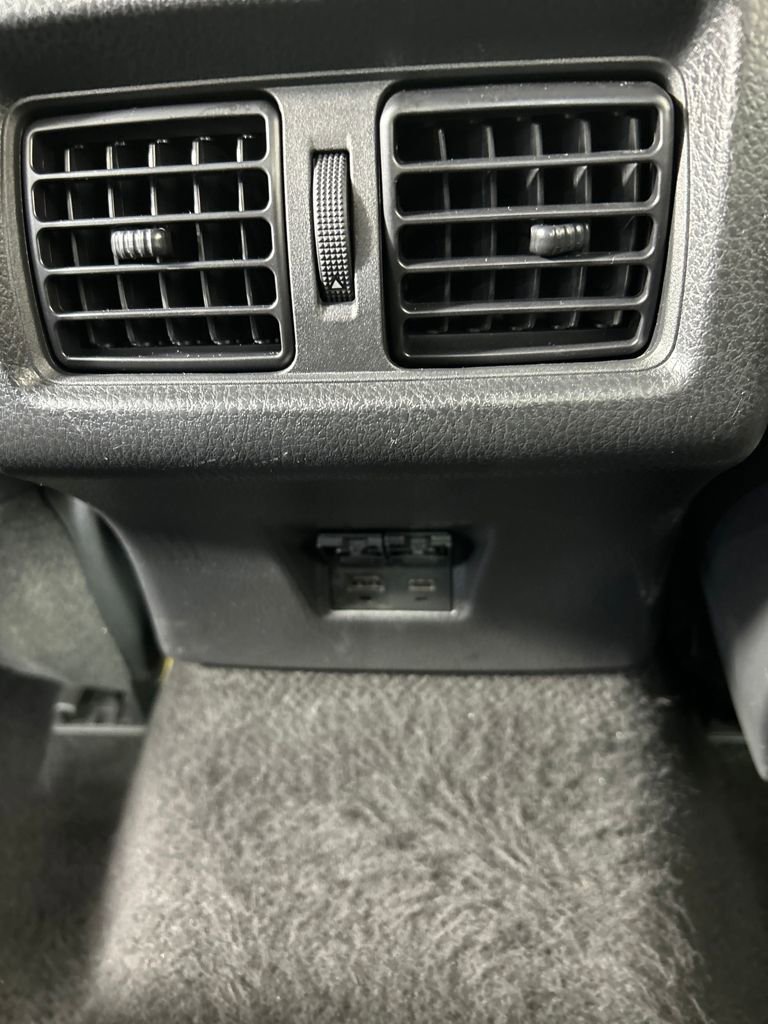 Used 2025 Toyota Camry SE image 18