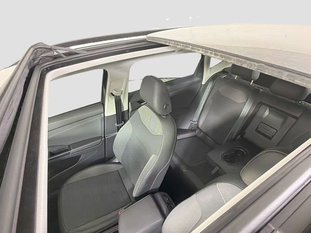 New 2025 Volkswagen Taos SE image 14