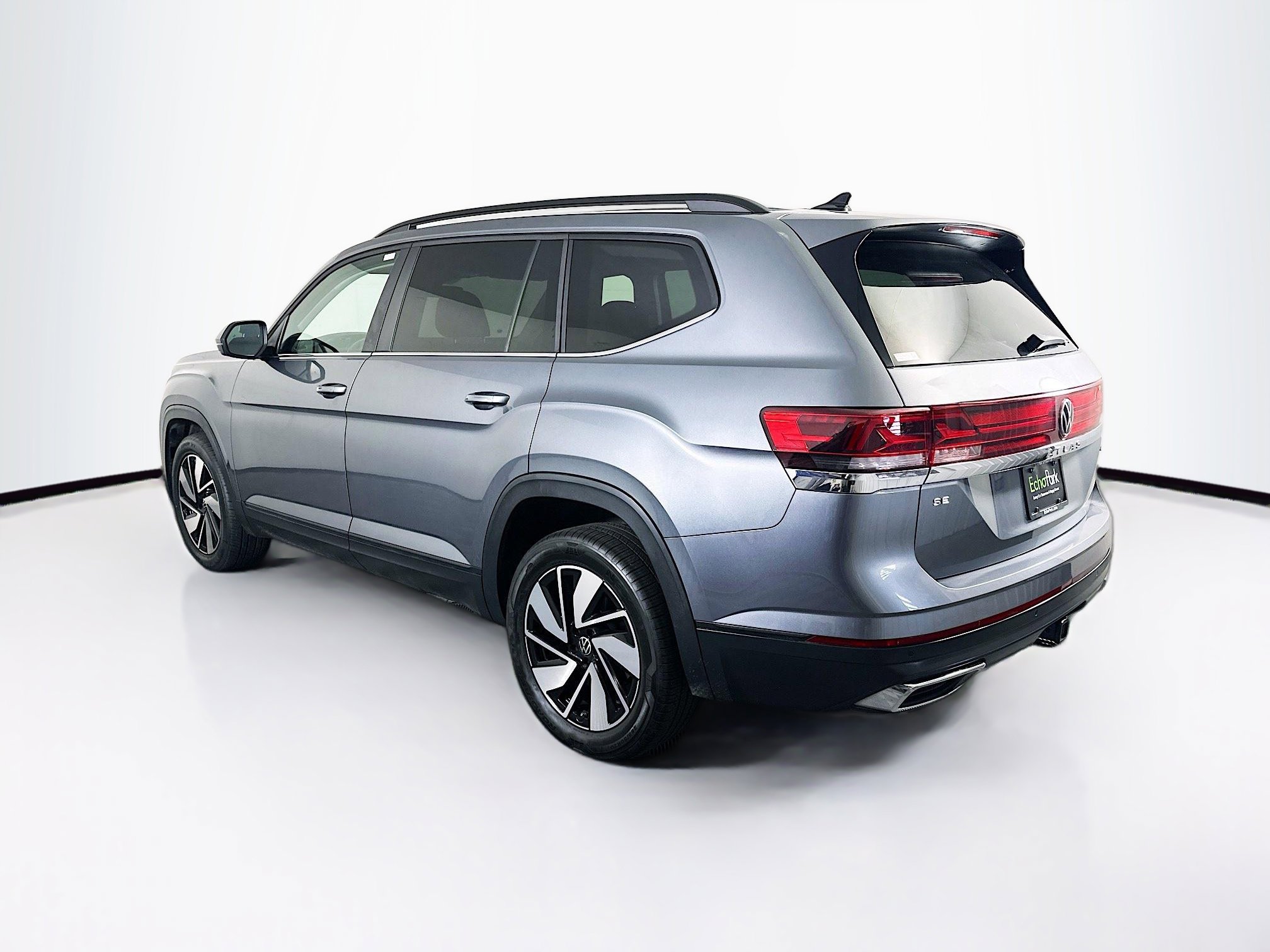 Used 2025 Volkswagen Atlas SE image 5