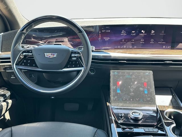 Used 2026 Cadillac Escalade ESV 4WD image 2