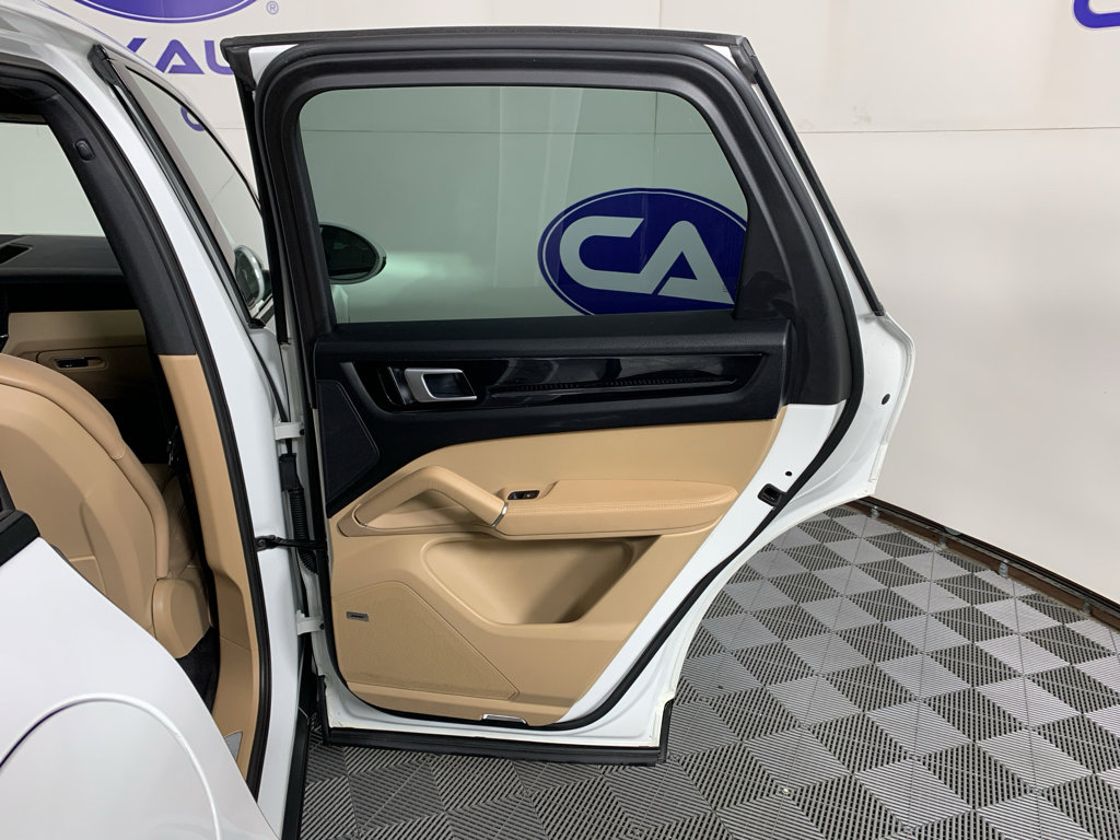 Used 2019 Porsche Cayenne image 38