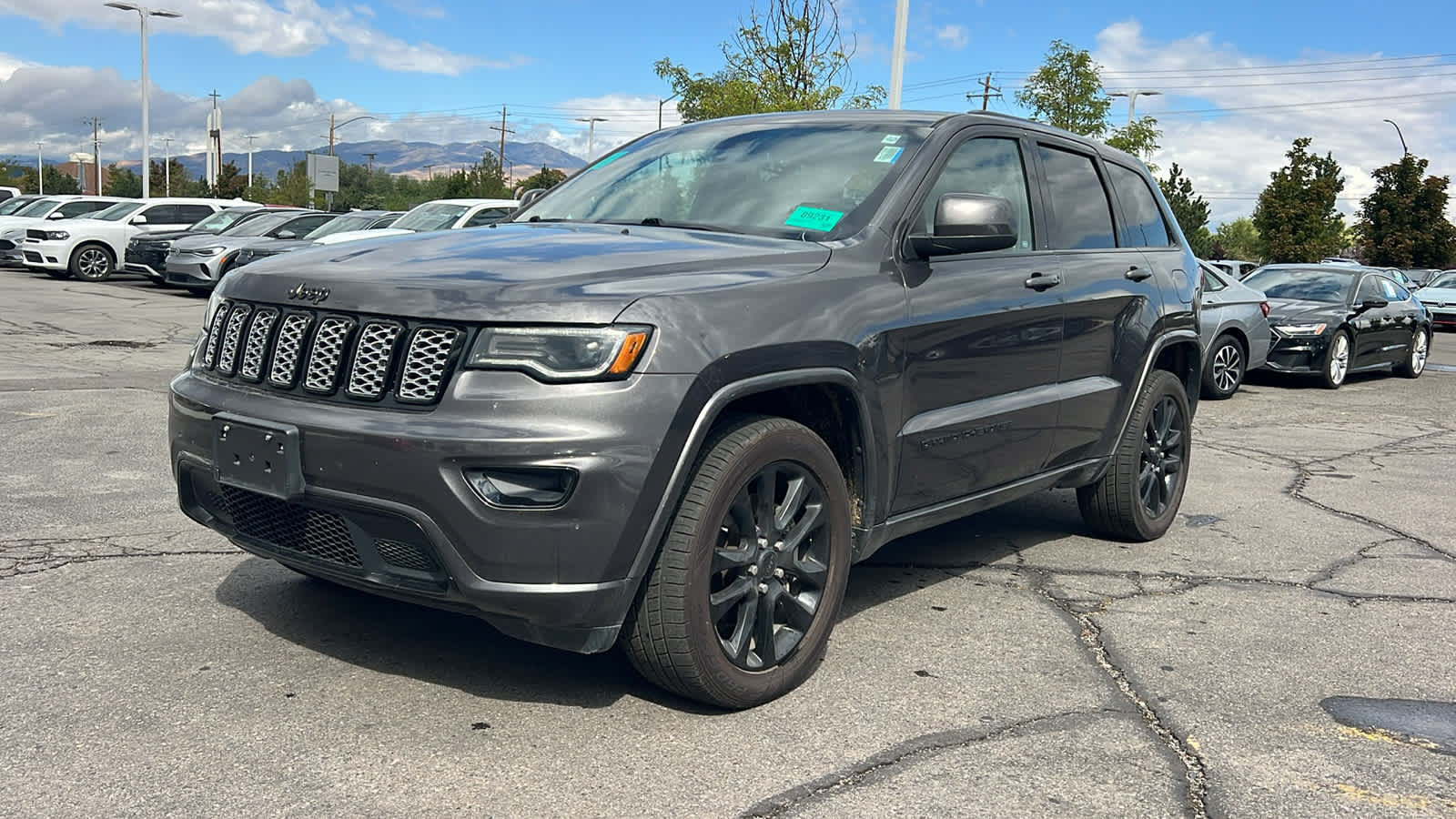 Used 2021 Jeep Grand Cherokee Laredo X AWD/4WD image 1