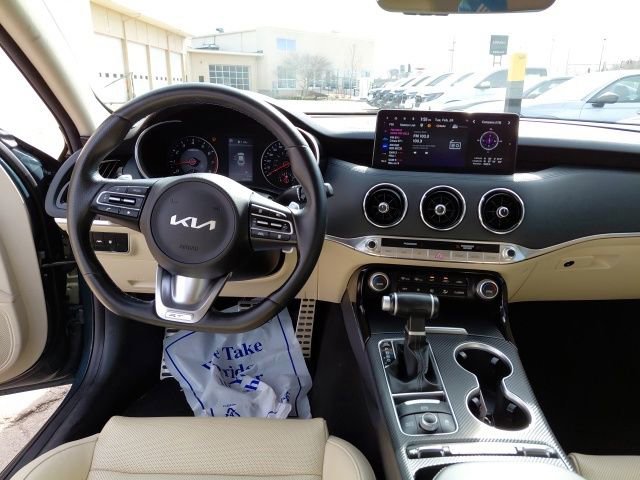 Used 2023 Kia Stinger GT-Line w/ Sun & Sound Package RWD image 27