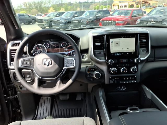 New 2026 RAM 1500 4x4 Crew Cab image 9