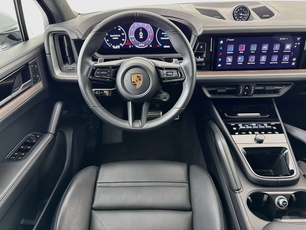 Certified 2025 Porsche Cayenne GTS w/ Premium Package Plus AWD/4WD image 25