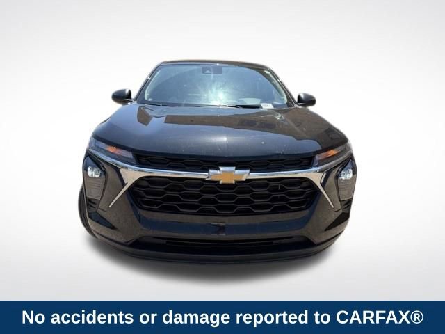 Used 2024 Chevrolet Trax LS FWD image 2