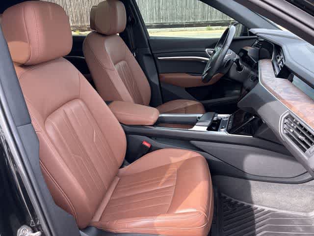 Used 2022 Audi e-tron Premium AWD/4WD image 24