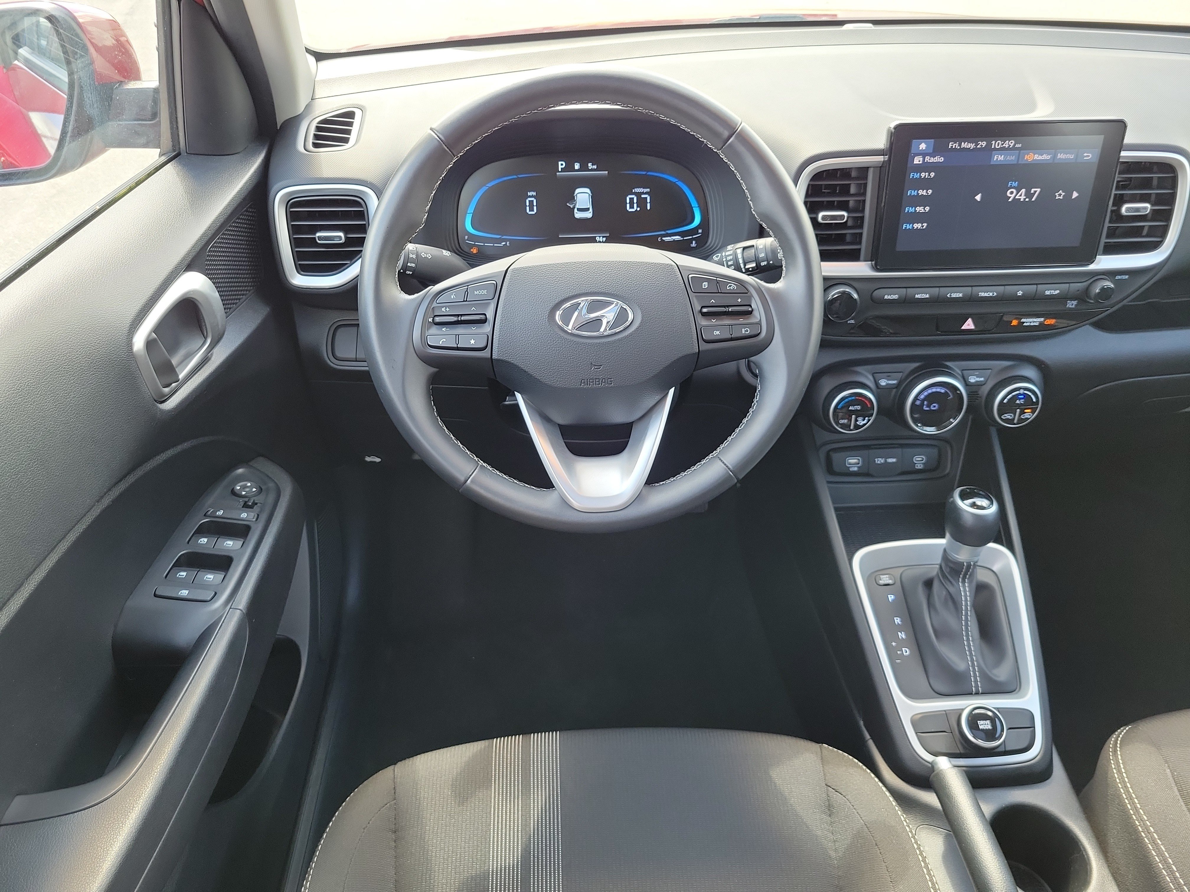 Used 2025 Hyundai Venue SEL FWD image 20