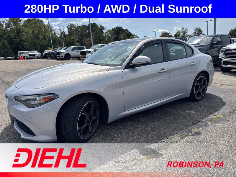 Used 2022 Alfa Romeo Giulia Ti AWD/4WD image 2