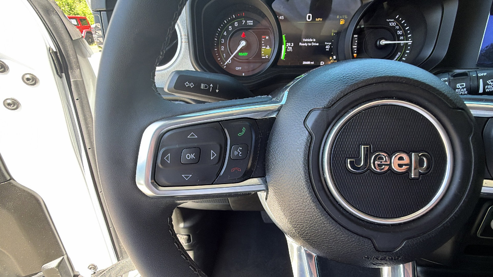 Used 2025 Jeep Wrangler Unlimited Sahara w/ Safety Group AWD/4WD image 27