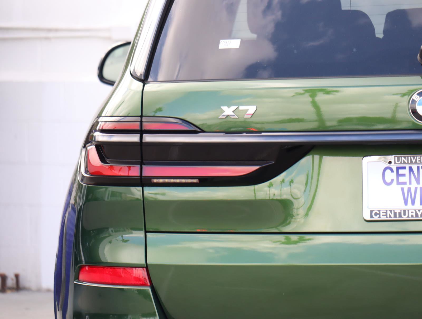 Used 2024 BMW X7 M60i w/ Executive Package image 7