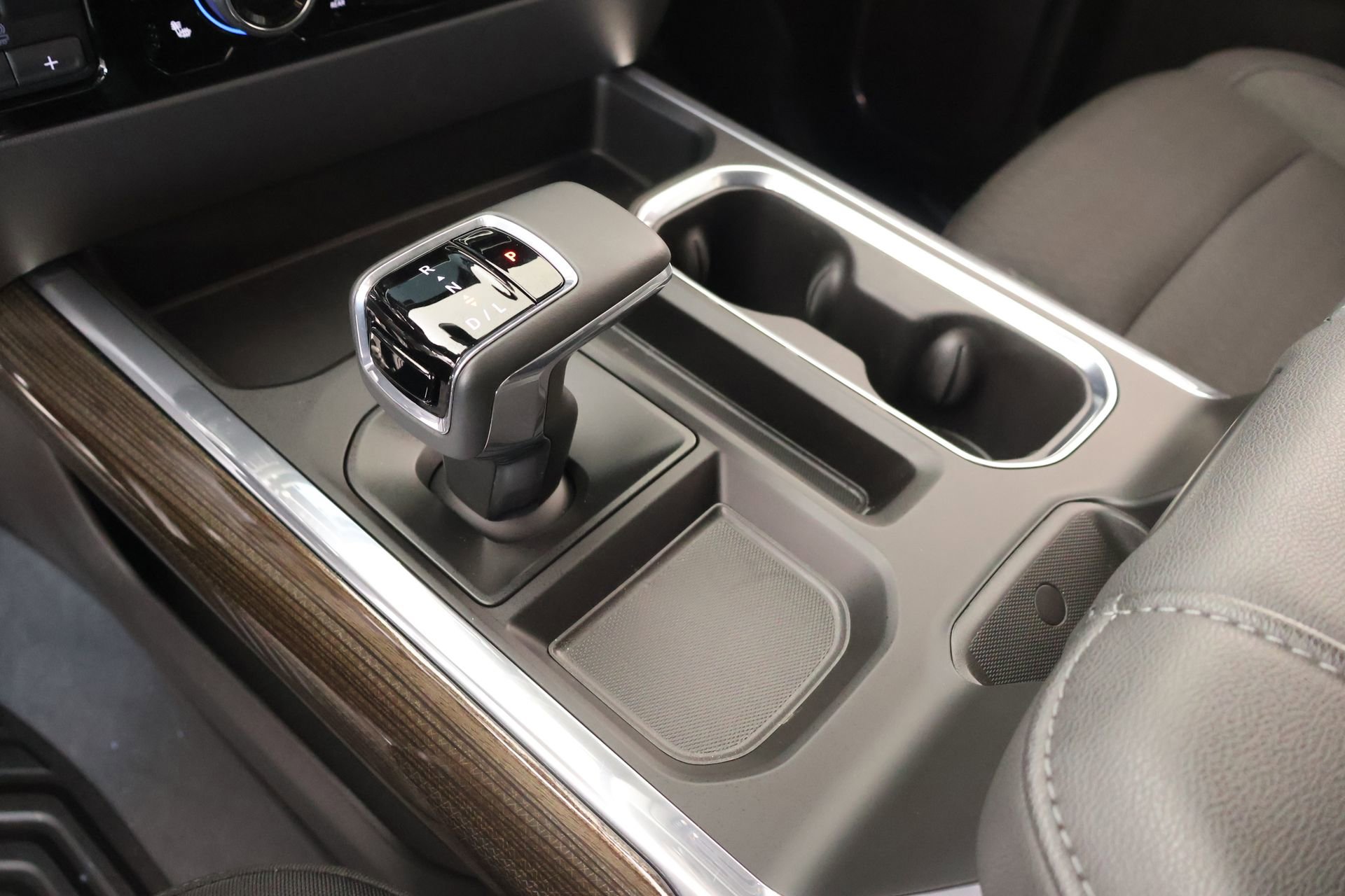 Used 2024 Chevrolet Silverado 1500 LT Trail Boss w/ Convenience Package II AWD/4WD image 8