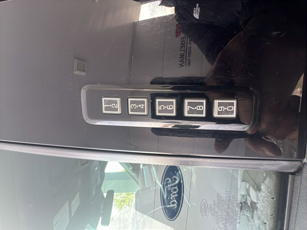 Used 2021 Ford F150 Lariat w/ Equipment Group 502A High image 9