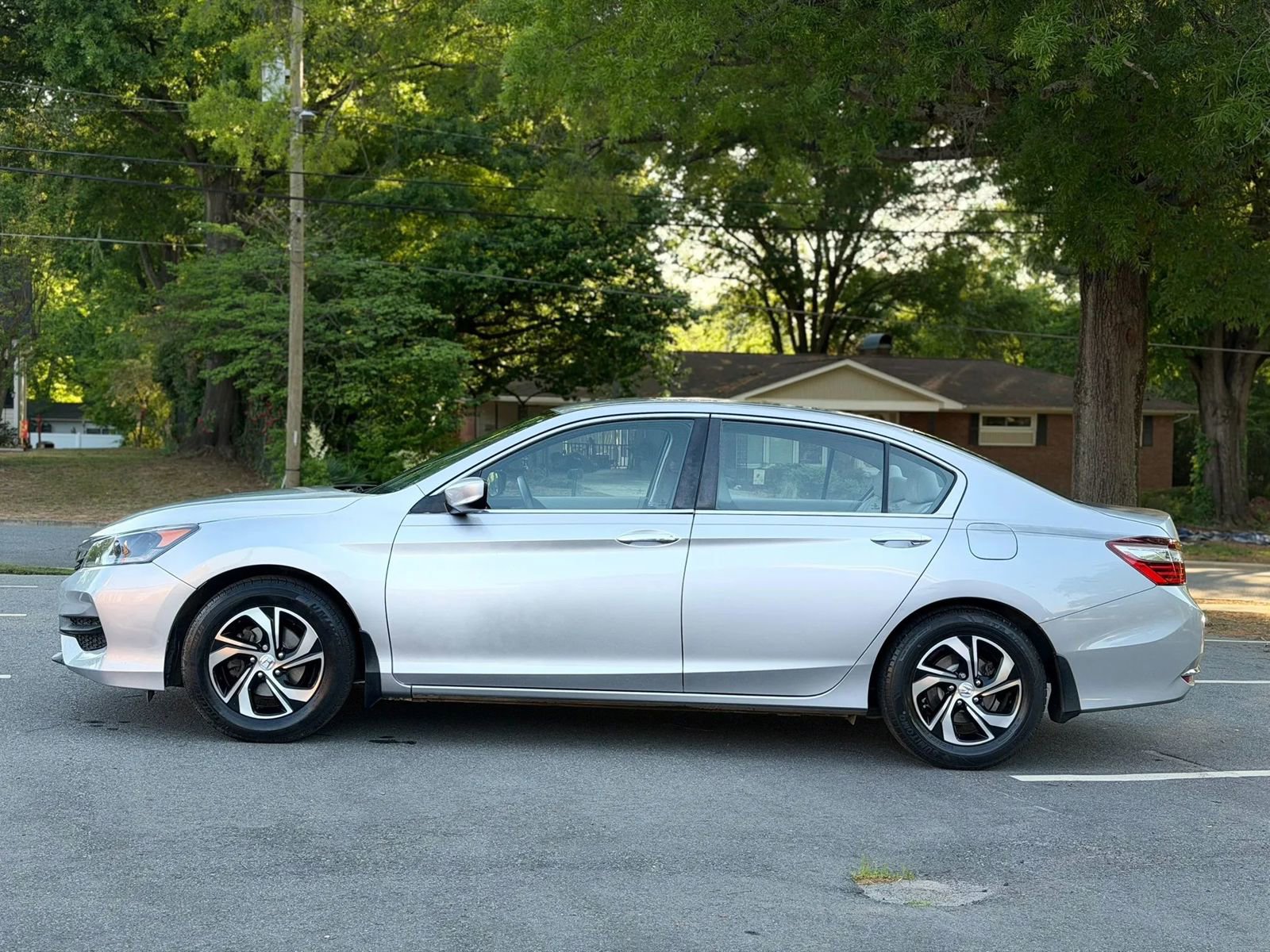Used 2017 Honda Accord LX image 3