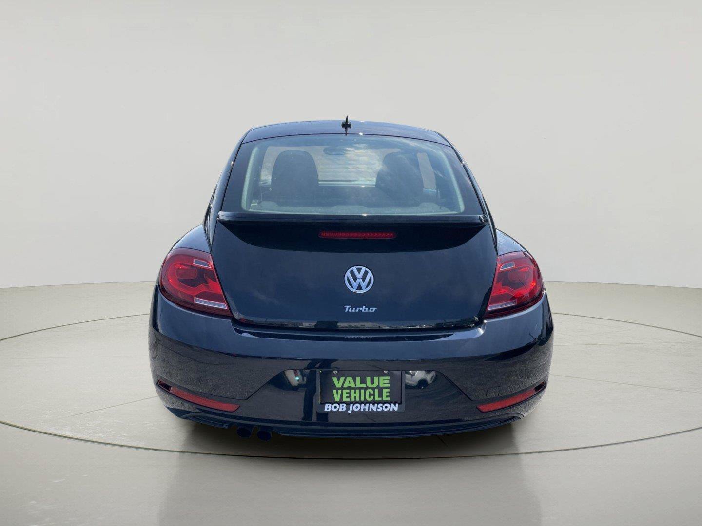Used 2018 Volkswagen Beetle 2.0T FWD image 6