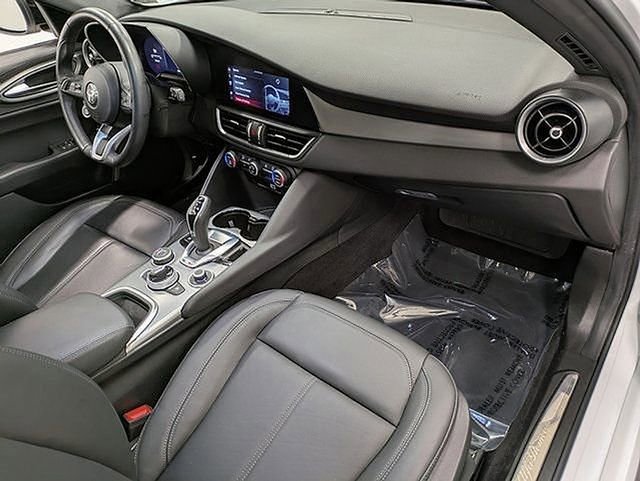 Used 2024 Alfa Romeo Giulia Ti image 38