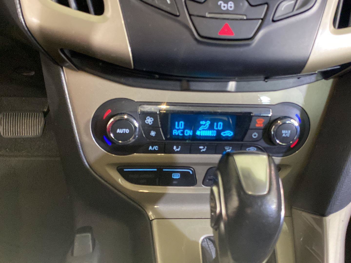 Used 2012 Ford Focus SEL FWD image 19