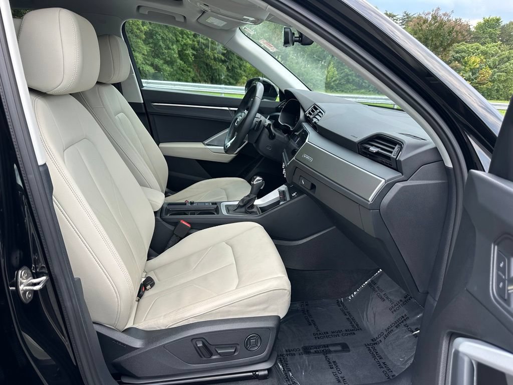 Used 2023 Audi Q3 2.0T Premium w/ Convenience Package AWD/4WD image 18