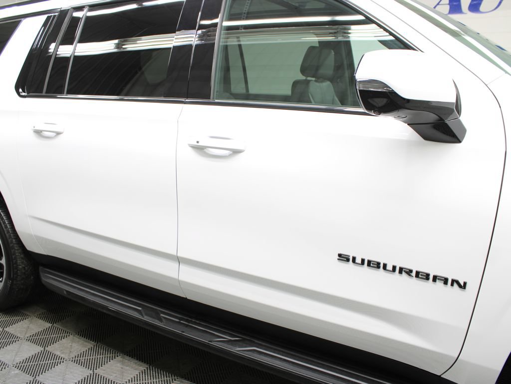 Used 2026 Chevrolet Suburban RST w/ Comfort Package AWD/4WD image 39