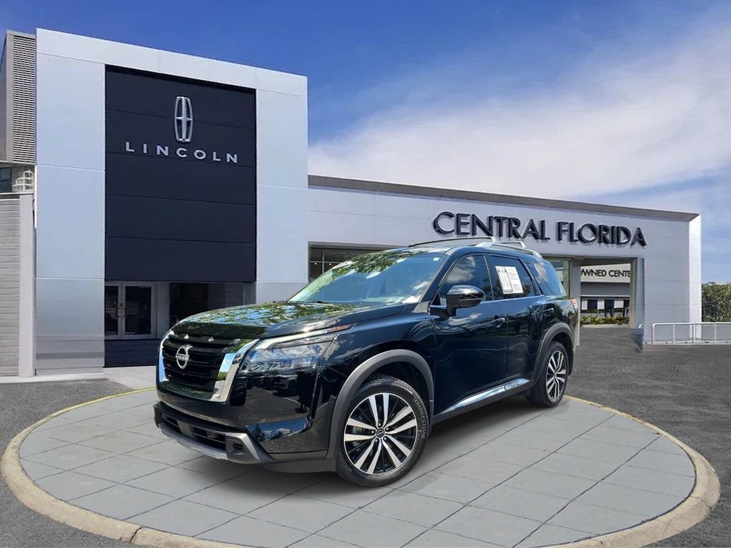 Used 2025 Nissan Pathfinder Platinum FWD image 29