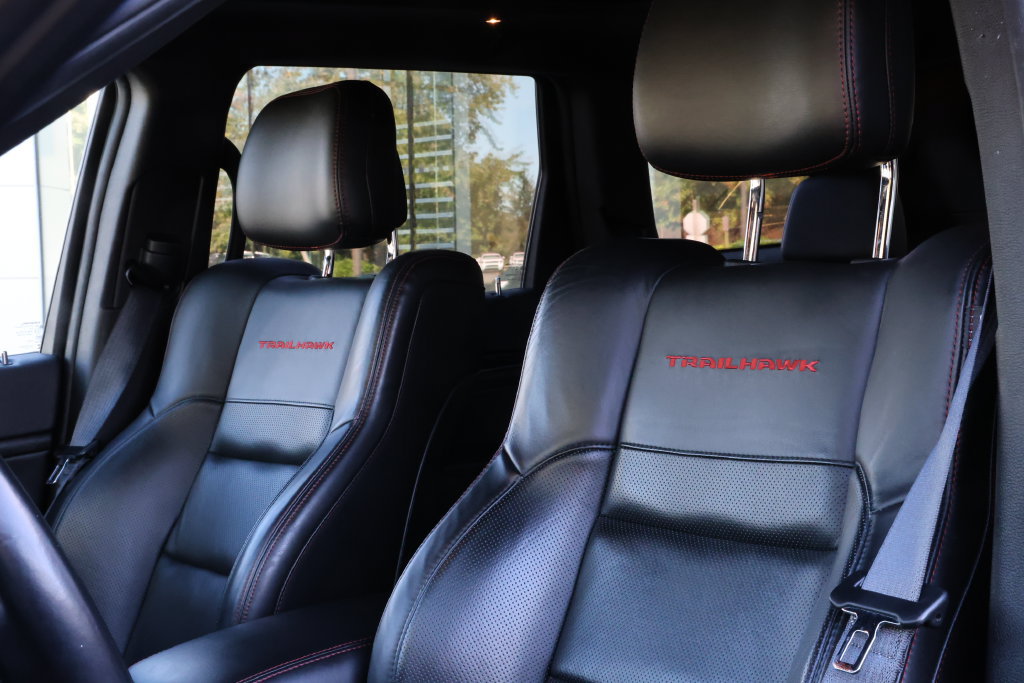 Used 2021 Jeep Grand Cherokee Trailhawk w/ Trailhawk Luxury Group AWD/4WD image 9