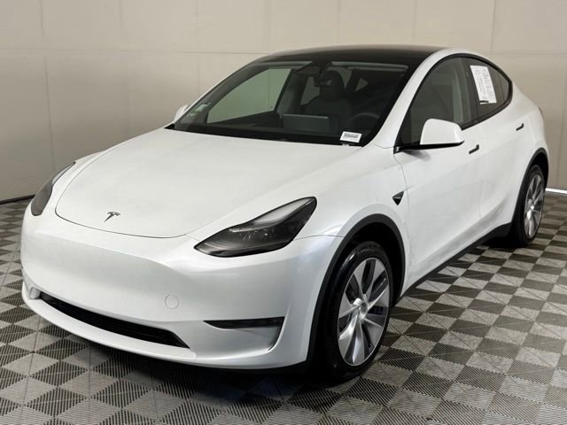 Used 2024 Tesla Model Y Long Range AWD/4WD image 2