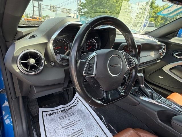 Used 2018 Chevrolet Camaro LT RWD image 31