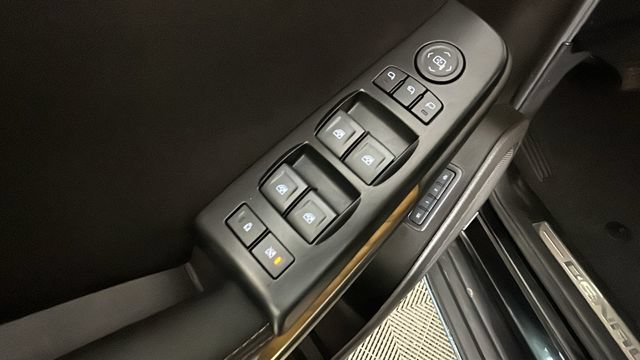 Used 2020 GMC Yukon XL Denali w/ Open Road Package AWD/4WD image 11
