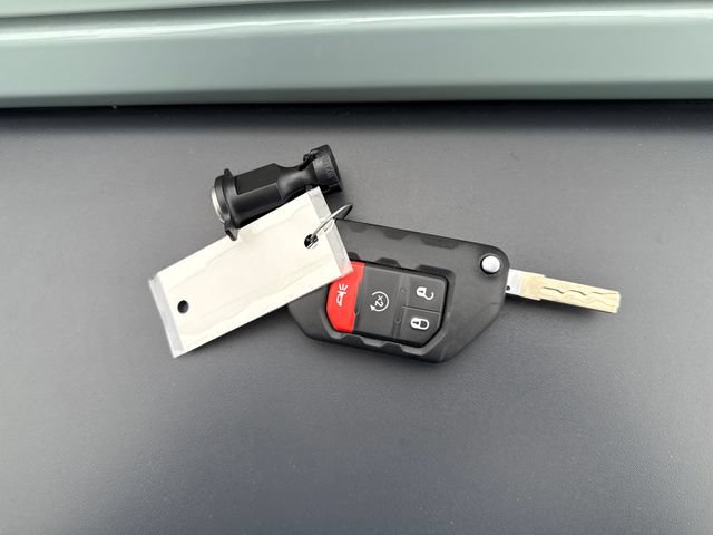 Used 2023 Jeep Wrangler Unlimited AWD/4WD image 30