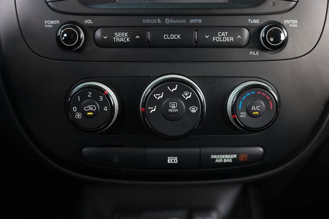 Used 2016 Kia Soul + FWD image 34