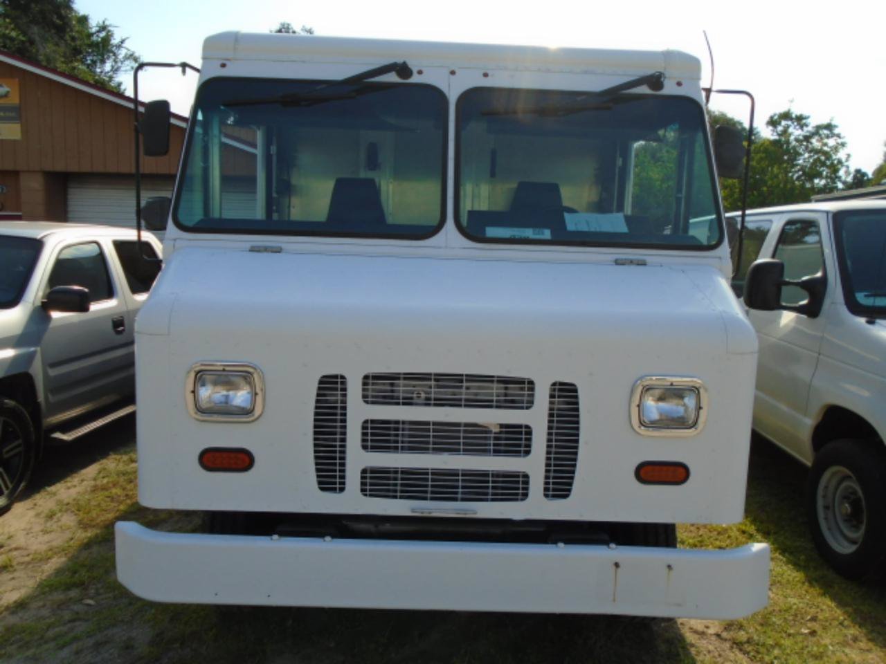 Used 2016 Ford E-350 and Econoline 350 Super Duty w/ A/C Prep Package RWD image 2