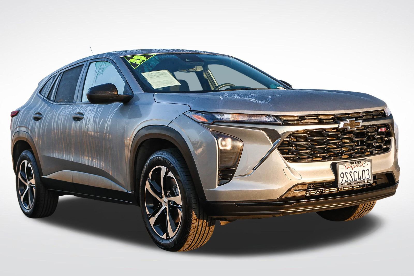 Used 2025 Chevrolet Trax RS image 3