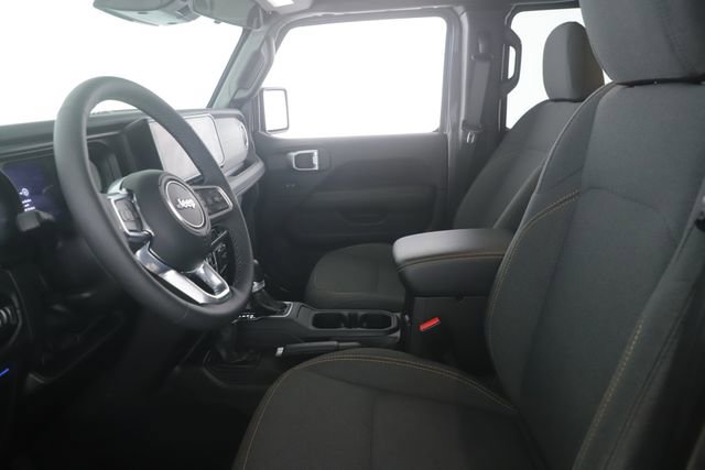 Used 2025 Jeep Wrangler Unlimited Sahara image 16