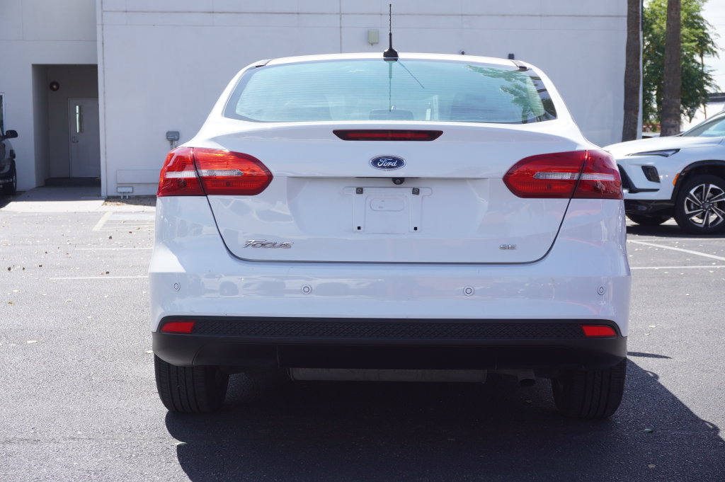 Used 2015 Ford Focus SE w/ Reverse Sensing Package FWD image 4