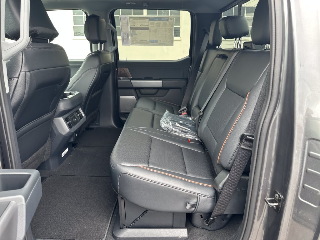 New 2026 Ford F250 Lariat w/ Black Appearance Package AWD/4WD image 17