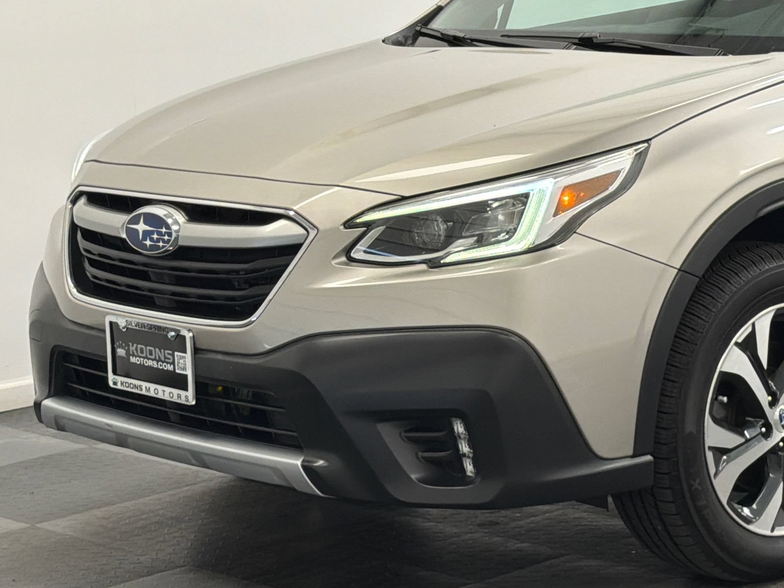 Used 2020 Subaru Outback Limited XT AWD/4WD image 2