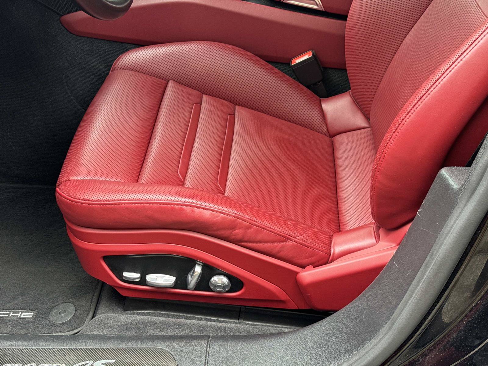 Used 2018 Porsche Panamera 4S AWD/4WD image 19