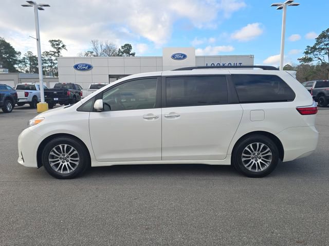 Used 2019 Toyota Sienna XLE Premium image 2