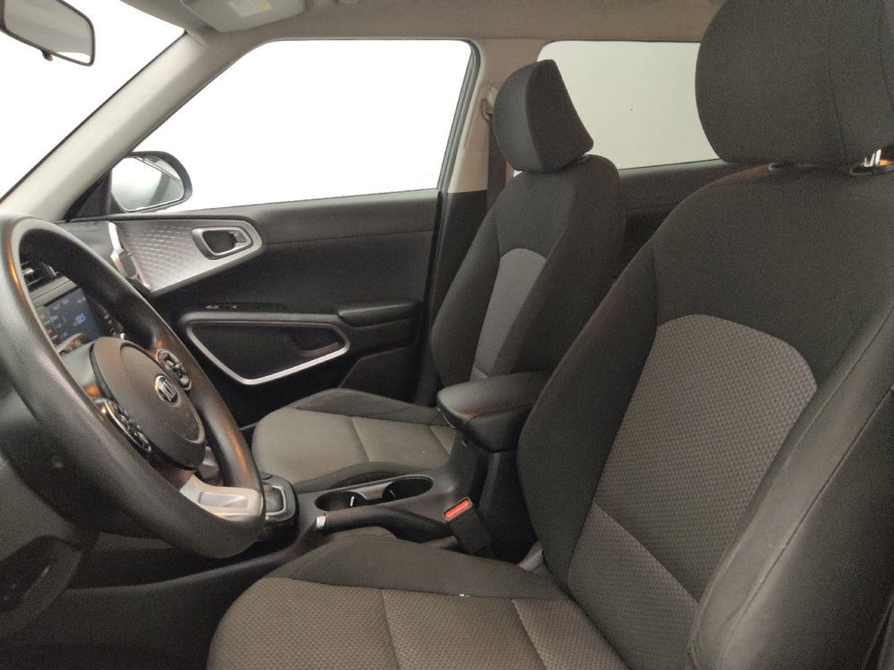 Used 2020 Kia Soul LX FWD image 17