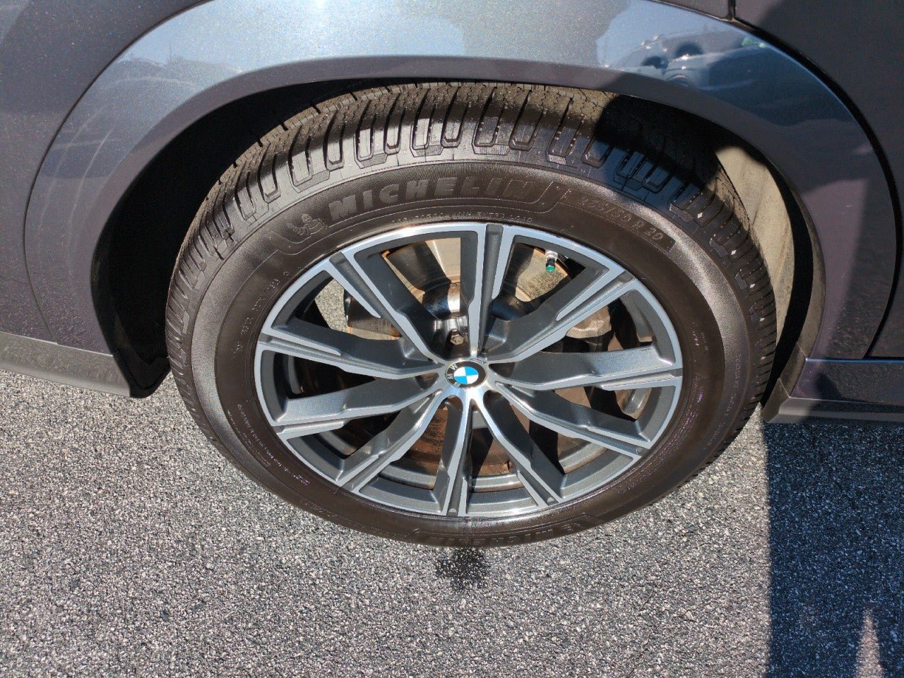 Used 2021 BMW X6 xDrive40i AWD/4WD image 9