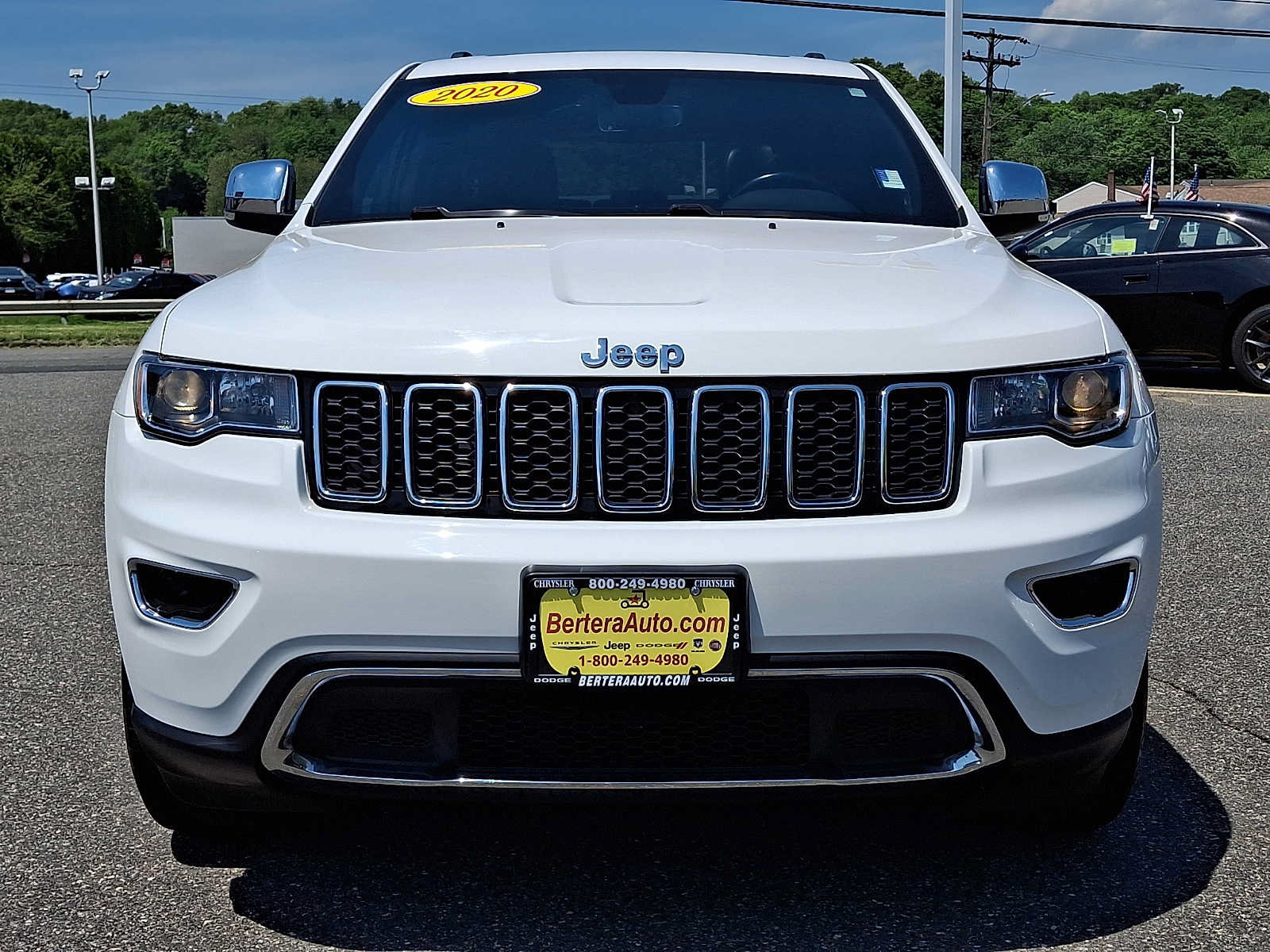 Used 2020 Jeep Grand Cherokee Limited AWD/4WD image 2