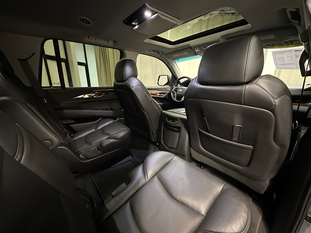 Used 2020 Cadillac Escalade Luxury image 20