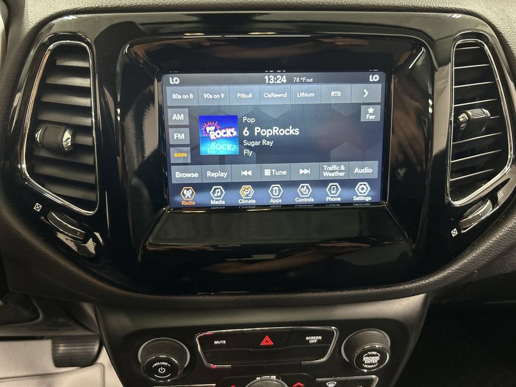 Used 2021 Jeep Compass Latitude w/ Sun and Sound Group AWD/4WD image 14