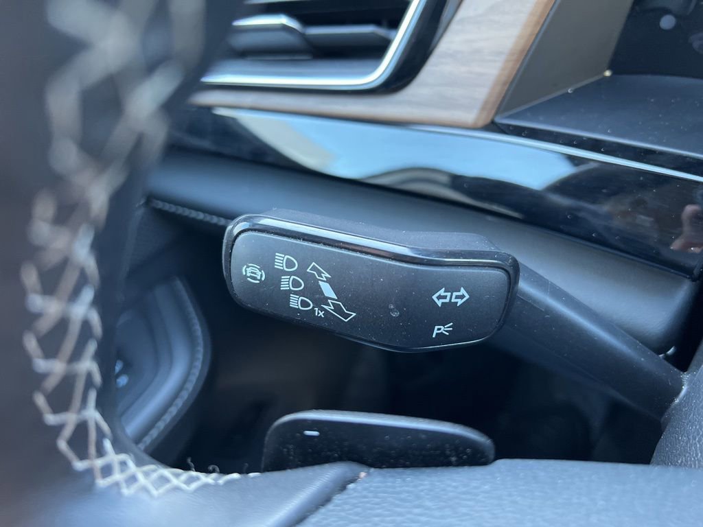 Used 2024 Volkswagen Atlas SE image 15